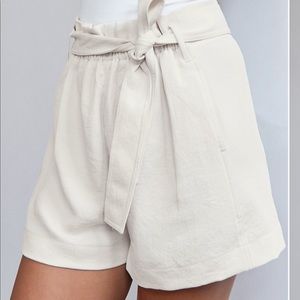 Aritzia Wilfred Paperbag Shorts